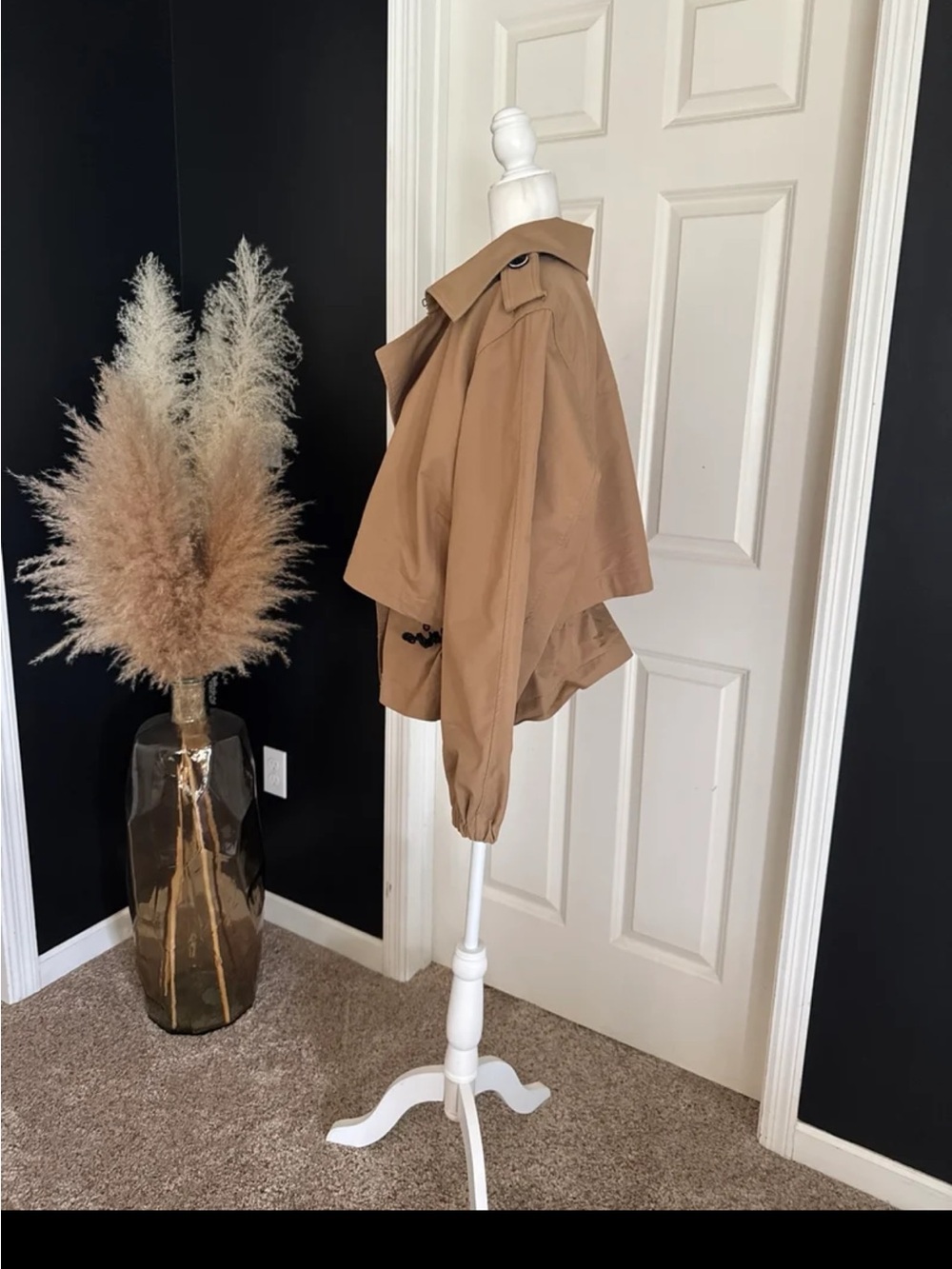 UNIVERSAL STANDARD 
Leonard Water Repellent Crop Trench Jacket
Size Large or 1X - Picture 5 of 12